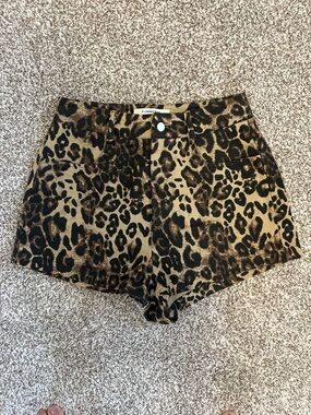 Commense Leopard Print High-Waist Jean Shorts - Brown & Black